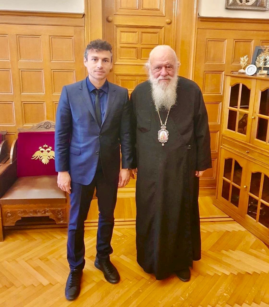 &Sigma;&upsilon;&nu;ά&nu;&tau;&eta;&sigma;&eta; &tau;&omicron;&upsilon; &Alpha;.&Delta;&rho;ί&kappa;&omicron;&upsilon; &mu;&epsilon; &tau;&omicron;&nu; &Alpha;&rho;&chi;&iota;&epsilon;&pi;ί&sigma;&kappa;&omicron;&pi;&omicron; &Iota;&epsilon;&rho;ό&nu;&upsilon;&mu;&omicron;