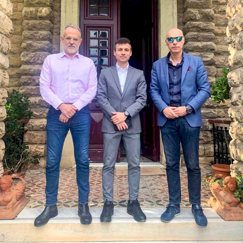&Mu;&nu;&eta;&mu;ό&nu;&iota;&omicron; &Sigma;&upsilon;&nu;&epsilon;&rho;&gamma;&alpha;&sigma;ί&alpha;&sigmaf; &Delta;ή&mu;&omicron;&upsilon; &Mu;ά&nu;&delta;&rho;&alpha;&sigmaf;-&Epsilon;&iota;&delta;&upsilon;&lambda;&lambda;ί&alpha;&sigmaf; &kappa;&alpha;&iota; &Epsilon;&theta;&nu;&iota;&kappa;&omicron;ύ &Alpha;&sigma;&tau;&epsilon;&rho;&omicron;&sigma;&kappa;&omicron;&pi;&epsilon;ί&omicron;&upsilon; &Alpha;&theta;&eta;&nu;ώ&nu;