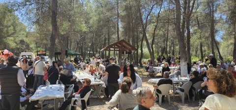 Για πρώτη φορά – ένας νέος θεσμός γεννιέται στον Δήμο μας! Η πρώτη Πρωτομαγιάτικη γιορτή στο δάσος της Κιάφας είναι γεγονός και ανοίγει τον δρόμο για έναν νέο θεσμό εξωστρέφειας, πολιτισμού και συμμετοχής!