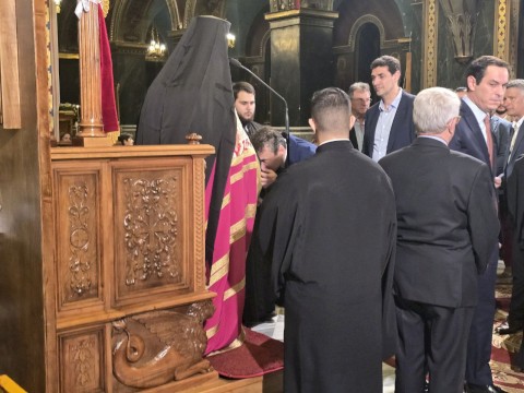 Μεγαλοπρεπής Εορτασμός των Πολιούχων Αγίων Κωνσταντίνου και Ελένης στη Μάνδρα – Τιμητικό Άγημα και Διπλή Φιλαρμονική πλαισίωσαν για πρώτη φορά την Ιερή Λιτανεία των Πολιούχων Κωνσταντίνου και Ελένης