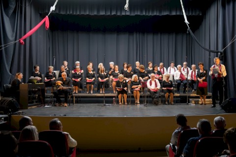 Υπάρχει ακόμη… στη φωνή μας, στη μνήμη μας, στην ψυχή μας». Μουσικό αφιέρωμα του Δήμου Μάνδρας – Ειδυλλίας στον Στέλιο Καζαντζίδη