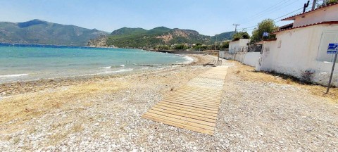 Ο Δήμος Μάνδρας-Ειδυλλίας επενδύει στην καθολική προσβασιμότητα – Ράμπα ΑμεΑ για δεύτερη συνεχή χρονιά στην παραλία Αλεποχωρίου