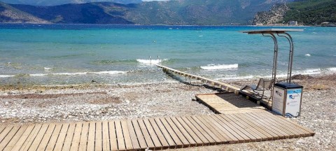 Ο Δήμος Μάνδρας-Ειδυλλίας επενδύει στην καθολική προσβασιμότητα – Ράμπα ΑμεΑ για δεύτερη συνεχή χρονιά στην παραλία Αλεποχωρίου