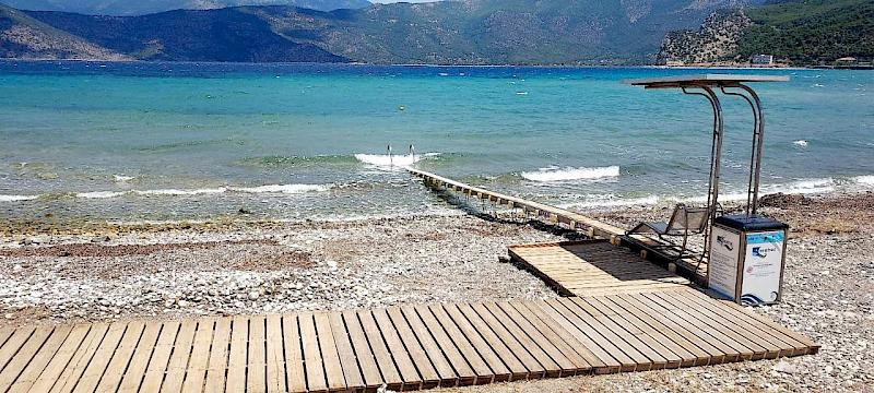 Ο Δήμος Μάνδρας-Ειδυλλίας επενδύει στην καθολική προσβασιμότητα – Ράμπα ΑμεΑ για δεύτερη συνεχή χρονιά στην παραλία Αλεποχωρίου