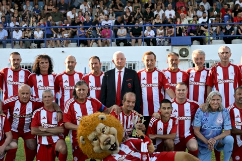 ΓΚΟΛ ΖΩΗΣ ΓΙΑ ΤΟΝ ΑΛΚΙΝΟΟ: ΟΤΑΝ Η ΑΓΑΠΗ ΚΑΙ Η ΑΛΛΗΛΕΓΓΥΗ ΓΕΜΙΖΟΥΝ ΤΑ ΓΗΠΕΔΑ