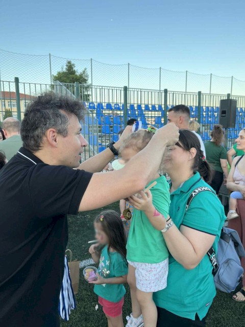 Η τελετή λήξης των παιδικών σταθμών έγινε γιορτή αγάπης και ελπίδας - Με μεγάλη επιτυχία πραγματοποιήθηκε η Γιορτή Λήξης της Σχολικής Χρονιάς του Δήμου Μάνδρας – Ειδυλλίας στο Γήπεδο Βαλαρίας