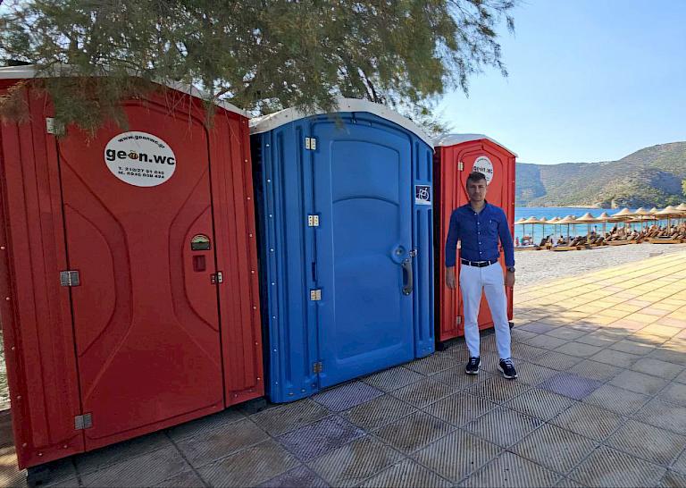 Ο Δήμος Μάνδρας – Ειδυλλίας αναβαθμίζει τις παραλίες Πόρτο Γερμενό & Ψάθα με σύγχρονες χημικές τουαλέτες – Έργο υγειονομικής προστασίας και καθολικής προσβασιμότητας