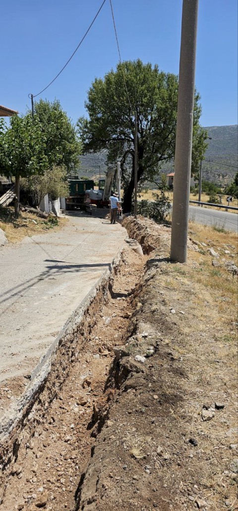 Έργο-τομή 2,5 εκατομμυρίων ευρώ στα Βίλια: Οριστικό τέλος στον αμίαντο – Νέο, σύγχρονο δίκτυο ύδρευσης μετά από 50 χρόνια