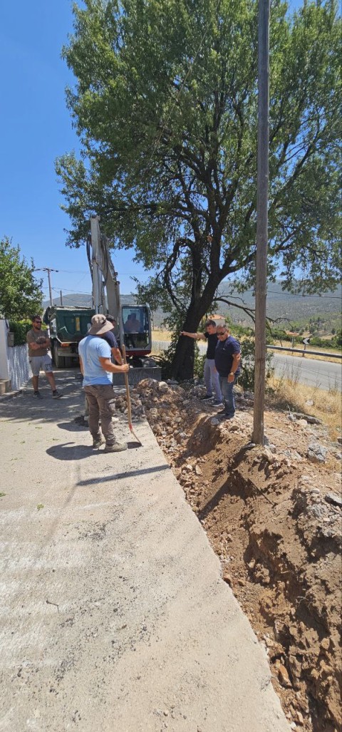 Έργο-τομή 2,5 εκατομμυρίων ευρώ στα Βίλια: Οριστικό τέλος στον αμίαντο – Νέο, σύγχρονο δίκτυο ύδρευσης μετά από 50 χρόνια