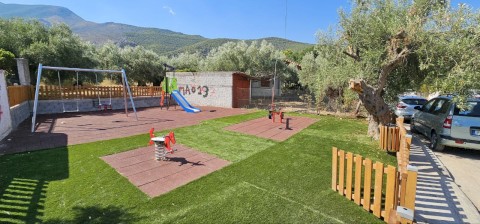 25 χρόνια εγκατάλειψης μετατρέπονται σε στολίδι – Το Πόρτο Γερμενό ξαναγεννιέται με την πρώτη παιδική χαρά, χώρους πρασίνου και νέο πάρκινγκ