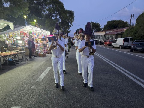 Με σεβασμό και ιερή κατάνυξη εορτάστηκε η Μεταμόρφωση του Σωτήρος – ως Πολιούχος των Βιλίων και Προστάτης της περιοχής της Αγίας Σωτήρας Μάνδρας