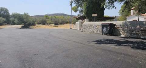 Συνεχίζουμε με έργα, ξεκίνησε η συστηματική αποκατάσταση του δημοτικού και αγροτικού οδικού δικτύου στον Δήμο Μάνδρας – Ειδυλλίας - Ολοκληρώθηκε το πρώτο ουσιαστικό τμήμα 2.5 χιλιομέτρων - Το έργο επεκτείνεται σε όλο τον Δήμο