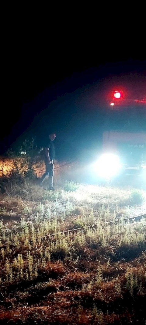 Άμεση κινητοποίηση Δήμου και Πυροσβεστικής – Υπό έλεγχο η νυχτερινή πυρκαγιά στην Οινόη παρά τους θυελλώδεις ανέμους.