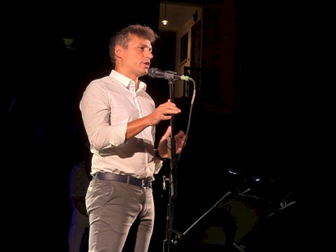 Όσα η… μουσική ονειρεύεται: Ο Αλκίνοος Ιωαννίδης μάγεψε το κατάμεστο Πόρτο Γερμενό κάτω από τον Αυγουστιάτικο ουρανό