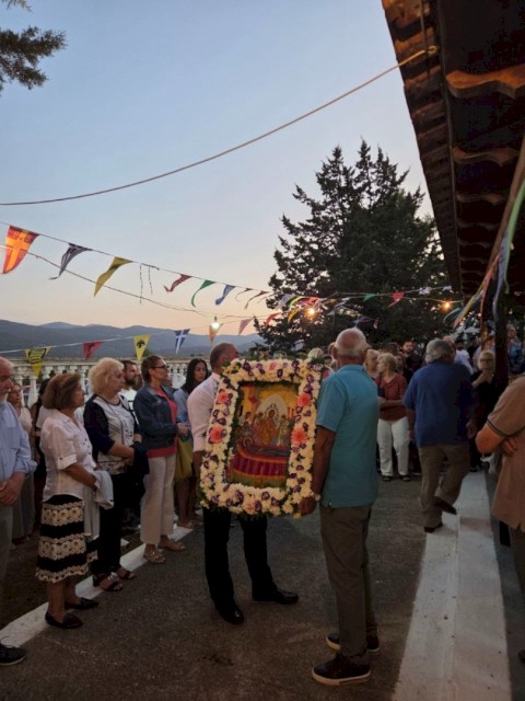 Δεκαπενταύγουστος πίστης και ενότητας – Με λαμπρότητα, σεβασμό και κατάνυξη εορτάστηκε η Κοίμηση της Θεοτόκου σε κάθε γωνιά του Δήμου Μάνδρας – Ειδυλλίας