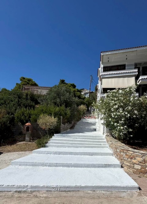 Πόρτο Γερμενό: Νέα έργα - παρεμβάσεις αναβαθμίζουν την εικόνα του παραλιακού μετώπου.