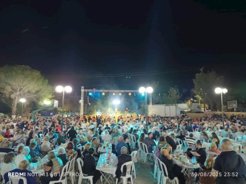 Η Οινόη πλημμύρισε μελωδίες, χορό και άρωμα κρασιού – Μεγάλη επιτυχία της Γιορτής Κρασιού 2025