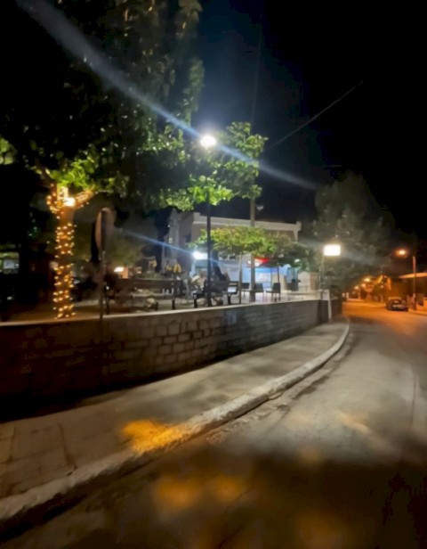 Οι Ερυθρές σε νέα εποχή: Πρωτότυπος Led φωτισμός, παγκάκια και παιδικές χαρές αλλάζουν την καθημερινότητα
