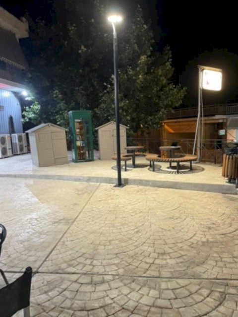 Οι Ερυθρές σε νέα εποχή: Πρωτότυπος Led φωτισμός, παγκάκια και παιδικές χαρές αλλάζουν την καθημερινότητα