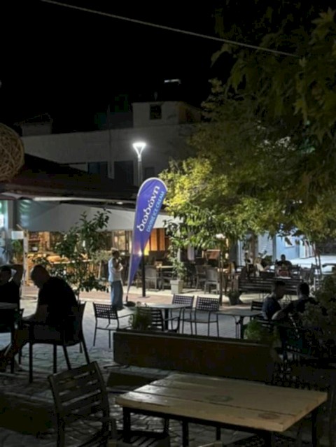 Οι Ερυθρές σε νέα εποχή: Πρωτότυπος Led φωτισμός, παγκάκια και παιδικές χαρές αλλάζουν την καθημερινότητα