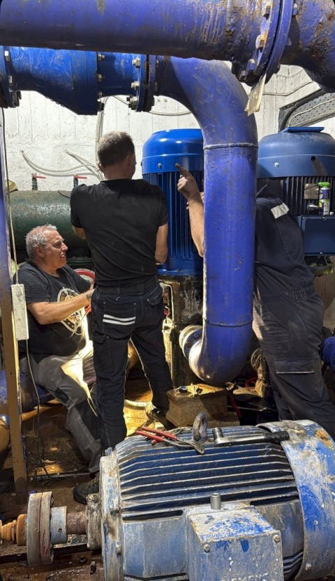 Άμεση αντικατάσταση της αντλίας ύδρευσης και σταδιακή αποκατάσταση της υδροδότησης στη Δημοτική Ενότητα Μάνδρας