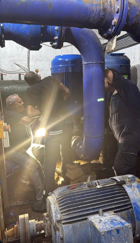 Άμεση αντικατάσταση της αντλίας ύδρευσης και σταδιακή αποκατάσταση της υδροδότησης στη Δημοτική Ενότητα Μάνδρας