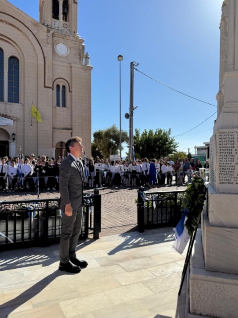 Με λαμπρότητα και Εθνική υπερηφάνεια ο Δήμος Μάνδρας – Ειδυλλίας τίμησε το Έπος του ’40 και το “ΟΧΙ” της 28ης Οκτωβρίου