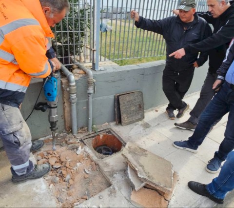 Με αποφασιστική παρέμβαση του Δημάρχου Αρμοδίου Γ. Δρίκου, αποκαθίσταται η διαφάνεια στη Βιομηχανική Ζώνη – Ο Δήμος θωρακίζει τα δημόσια έσοδά του – Αποκαλύφθηκαν ρολόγια ύδρευσης με αδήλωτες καταναλώσεις από το 2017.