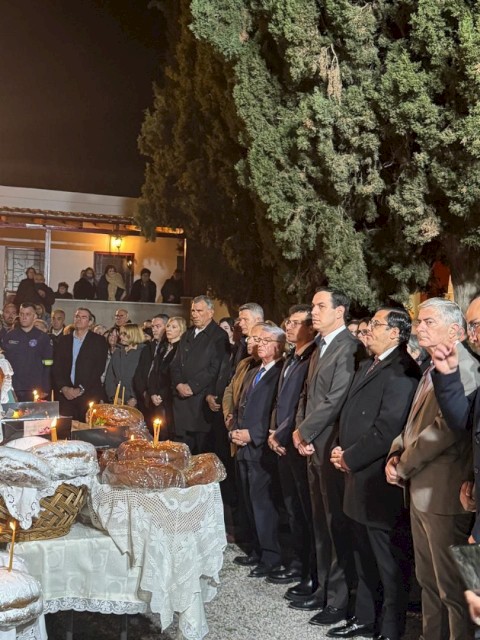 Η Μάνδρα τίμησε την Αγία Αικατερίνη με λαμπρότητα και συγκίνηση - Πλήθος κόσμου στην πανηγυρική τελετή και την περιφορά της Ιεράς Εικόνας