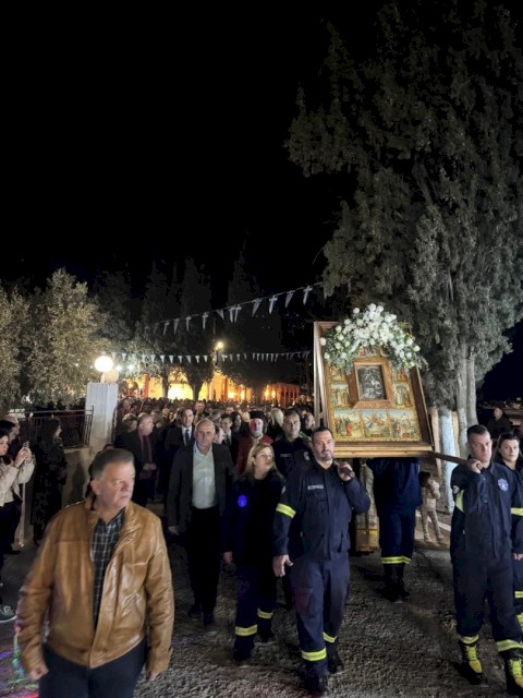 Η Μάνδρα τίμησε την Αγία Αικατερίνη με λαμπρότητα και συγκίνηση - Πλήθος κόσμου στην πανηγυρική τελετή και την περιφορά της Ιεράς Εικόνας