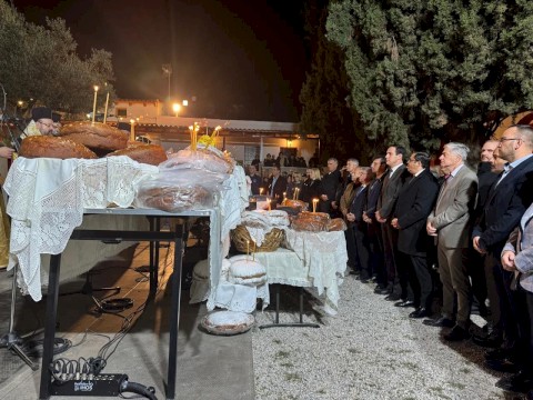 Η Μάνδρα τίμησε την Αγία Αικατερίνη με λαμπρότητα και συγκίνηση - Πλήθος κόσμου στην πανηγυρική τελετή και την περιφορά της Ιεράς Εικόνας