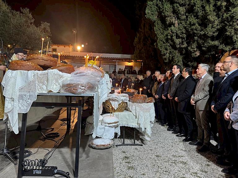 Η Μάνδρα τίμησε την Αγία Αικατερίνη με λαμπρότητα και συγκίνηση - Πλήθος κόσμου στην πανηγυρική τελετή και την περιφορά της Ιεράς Εικόνας