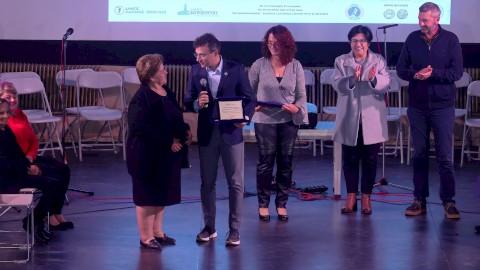 Η Δυτική Αττική υποκλίθηκε στην Αγρότισσα – Συγκινητική βραδιά τιμής στο Δημοτικό Θέατρο Μάνδρας