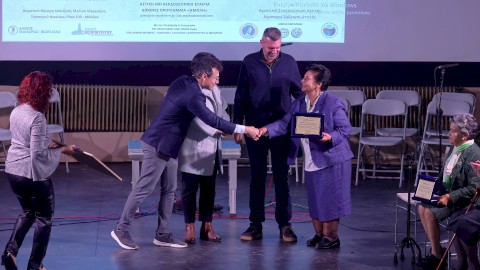 Η Δυτική Αττική υποκλίθηκε στην Αγρότισσα – Συγκινητική βραδιά τιμής στο Δημοτικό Θέατρο Μάνδρας