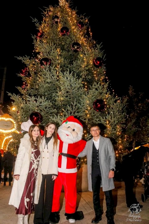 «Φόρεσε» τα γιορτινά του ο Δήμος-Μάνδρας-Ειδυλλίας -Χριστουγεννιάτικες εκδηλώσεις με μαζική συμμετοχή και έντονη πολιτιστική παρουσία