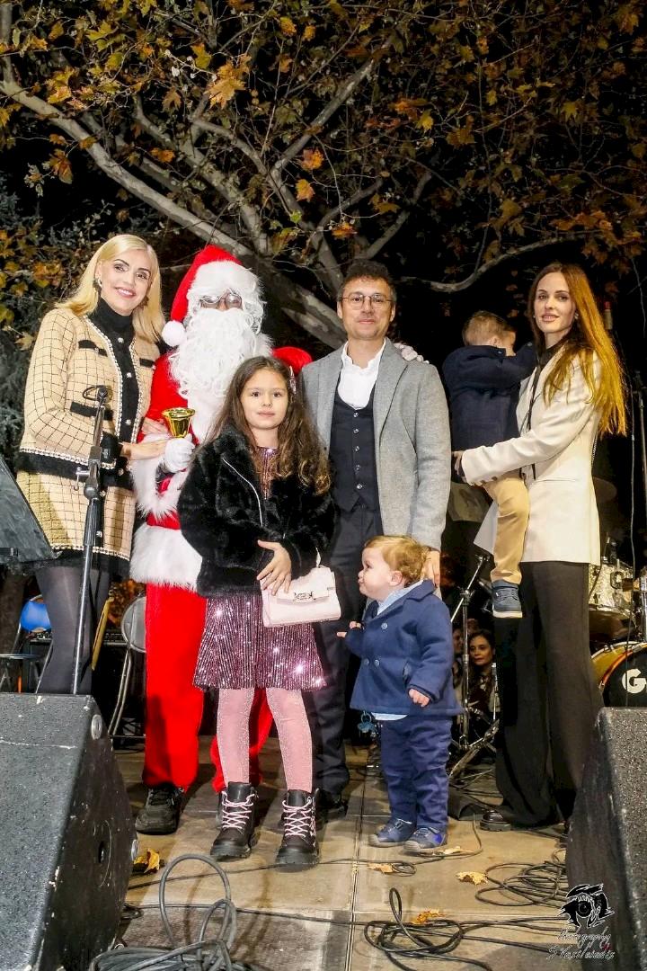 «Φόρεσε» τα γιορτινά του ο Δήμος-Μάνδρας-Ειδυλλίας -Χριστουγεννιάτικες εκδηλώσεις με μαζική συμμετοχή και έντονη πολιτιστική παρουσία