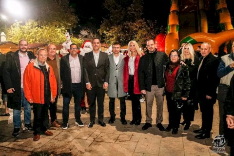 «Φόρεσε» τα γιορτινά του ο Δήμος-Μάνδρας-Ειδυλλίας -Χριστουγεννιάτικες εκδηλώσεις με μαζική συμμετοχή και έντονη πολιτιστική παρουσία