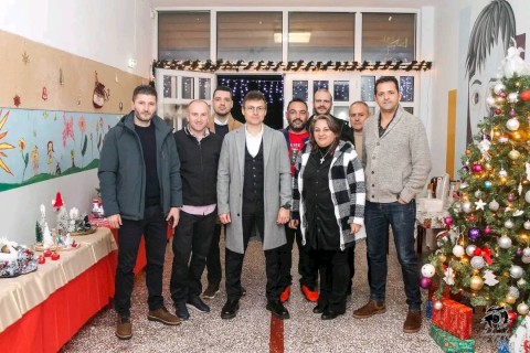 «Φόρεσε» τα γιορτινά του ο Δήμος-Μάνδρας-Ειδυλλίας -Χριστουγεννιάτικες εκδηλώσεις με μαζική συμμετοχή και έντονη πολιτιστική παρουσία