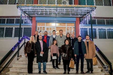 «Φόρεσε» τα γιορτινά του ο Δήμος-Μάνδρας-Ειδυλλίας -Χριστουγεννιάτικες εκδηλώσεις με μαζική συμμετοχή και έντονη πολιτιστική παρουσία