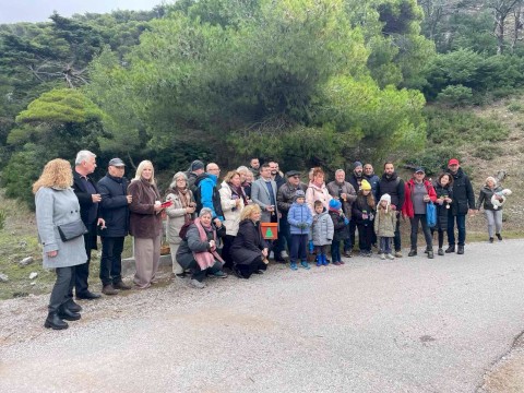 «Φόρεσε» τα γιορτινά του ο Δήμος-Μάνδρας-Ειδυλλίας -Χριστουγεννιάτικες εκδηλώσεις με μαζική συμμετοχή και έντονη πολιτιστική παρουσία