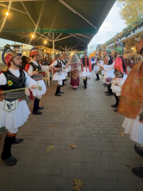 «Φόρεσε» τα γιορτινά του ο Δήμος-Μάνδρας-Ειδυλλίας -Χριστουγεννιάτικες εκδηλώσεις με μαζική συμμετοχή και έντονη πολιτιστική παρουσία