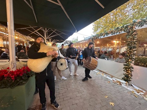 «Φόρεσε» τα γιορτινά του ο Δήμος-Μάνδρας-Ειδυλλίας -Χριστουγεννιάτικες εκδηλώσεις με μαζική συμμετοχή και έντονη πολιτιστική παρουσία