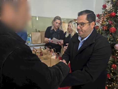 Όταν η αλληλεγγύη δεν είναι σύνθημα αλλά πράξη - 50 γεύματα αγάπης ανήμερα των Χριστουγέννων για πρώτη φορά στον Δήμο Μάνδρας -Ειδυλλίας από τον Δήμαρχο Αρμόδιο Γ. Δρίκο