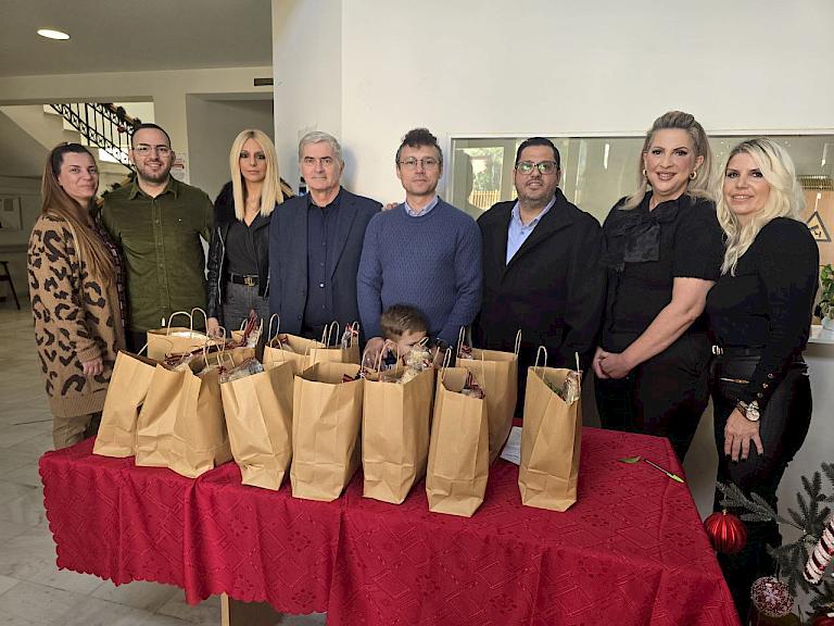 Όταν η αλληλεγγύη δεν είναι σύνθημα αλλά πράξη - 50 γεύματα αγάπης ανήμερα των Χριστουγέννων για πρώτη φορά στον Δήμο Μάνδρας -Ειδυλλίας από τον Δήμαρχο Αρμόδιο Γ.  Δρίκο