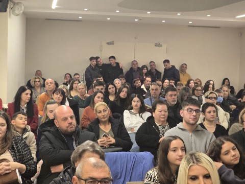 Ο Δήμαρχος Μάνδρας – Ειδυλλίας Αρμόδιος Γ. Δρίκος τίμησε τους αριστούχους της Τριτοβάθμιας Εκπαίδευσης