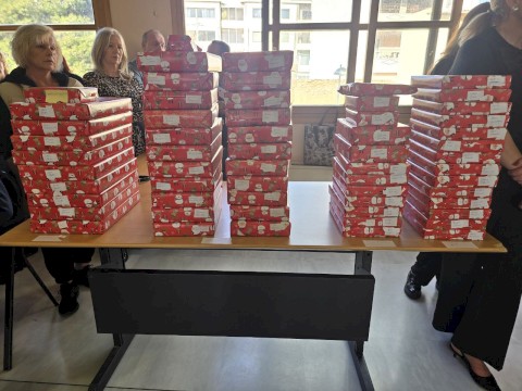 Δώρα, ευχές και έμπρακτη αναγνώριση προς τους εργαζόμενους και τα παιδιά τους από τον Δήμαρχο Αρμόδιο Γ. Δρίκο