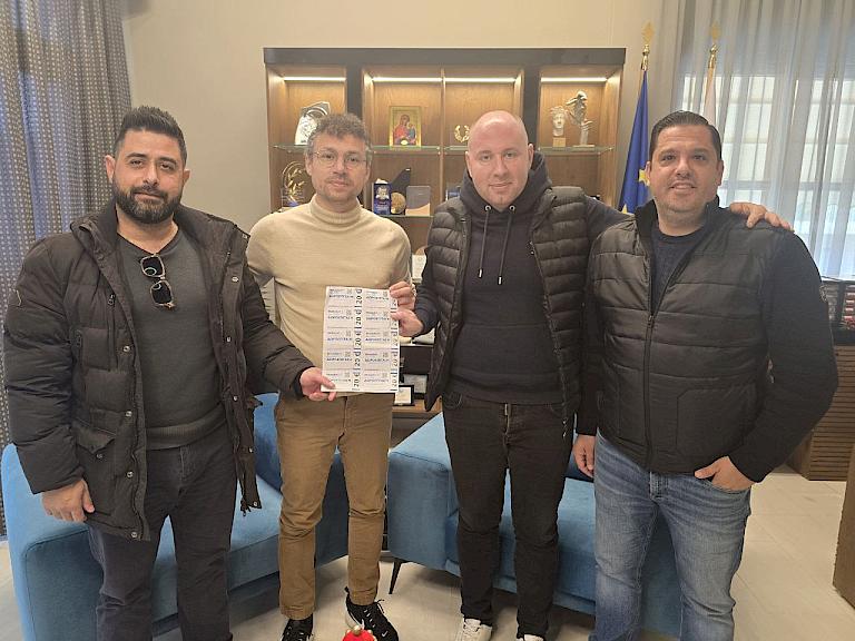 Ο Δήμαρχος Μάνδρας–Ειδυλλίας Αρμόδιος Γ. Δρίκος στην πρώτη γραμμή της αλληλεγγύης - Η προσφορά του σωματείου εργαζομένων των ΕΛΠΕ στηρίζει έμπρακτα τις ευπαθείς ομάδες του Δήμου