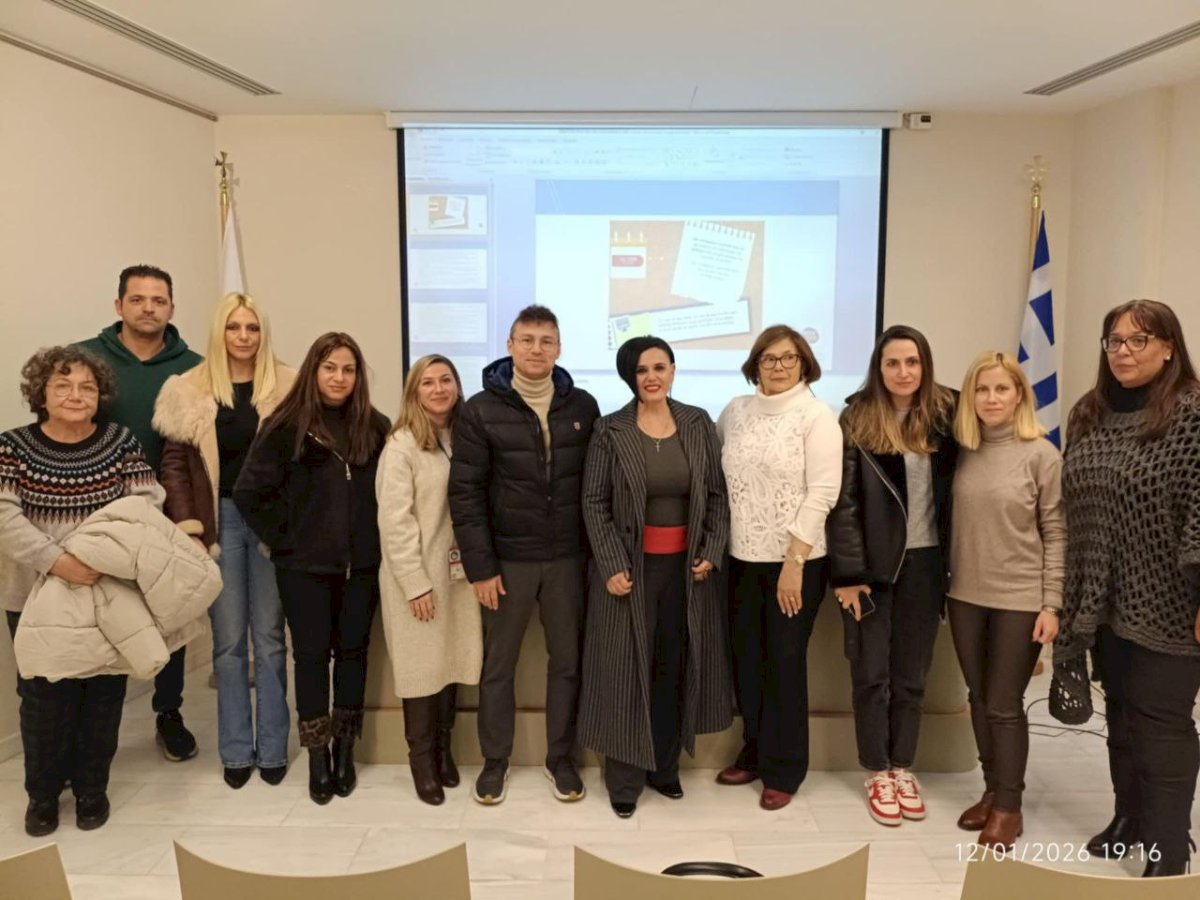&Mu;&epsilon; &epsilon;&pi;&iota;&tau;&upsilon;&chi;ί&alpha; &eta; &epsilon;&sigma;&pi;&epsilon;&rho;ί&delta;&alpha; &tau;&omicron;&upsilon; &Delta;ή&mu;&omicron;&upsilon; &Mu;ά&nu;&delta;&rho;&alpha;&sigmaf; &ndash; &Epsilon;&iota;&delta;&upsilon;&lambda;&lambda;ί&alpha;&sigmaf; &gamma;&iota;&alpha; &tau;&eta;&nu; &Epsilon;&nu;&delta;&omicron;&sigma;&chi;&omicron;&lambda;&iota;&kappa;ή &Beta;ί&alpha; &kappa;&alpha;&iota; &tau;&omicron;&nu; &Epsilon;&kappa;&phi;&omicron;&beta;&iota;&sigma;&mu;ό