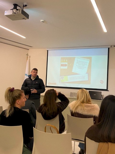 Με επιτυχία η εσπερίδα του Δήμου Μάνδρας – Ειδυλλίας για την Ενδοσχολική Βία και τον Εκφοβισμό