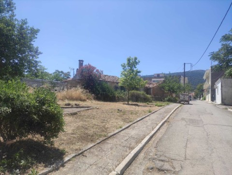 Με συνέπεια στα έργα, ο Δήμαρχος Αρμόδιος Γ. Δρίκος αλλάζει τον δημόσιο χώρο - Δεύτερη ολοκαίνουργια παιδική χαρά στη Δ.Ε. Ερυθρών.